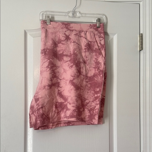 D & Co Pink Tie-Dye Sweatshirt and Short Set Women's Size 4X - Picture 3 of 5